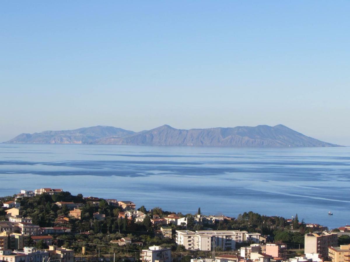 Casa Vacanze Il Gelsomino Patti Exterior foto