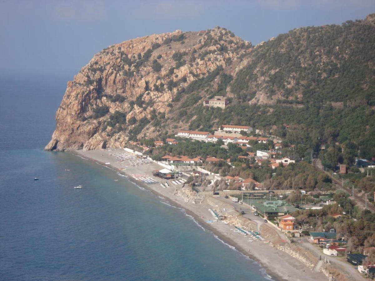 Casa Vacanze Il Gelsomino Patti Exterior foto